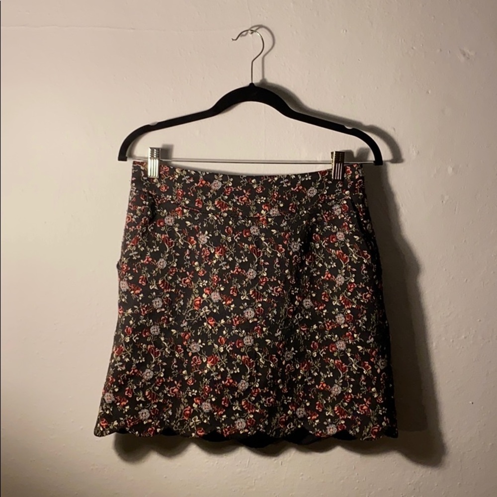 Kookai/ Kookaï | Black Floral Skirt | ✨ POCKETS ✨
